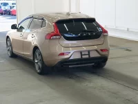 Volvo V40 лот № 2277 оценка 4  с аукциона в Японии 1