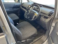 Toyota VOXY лот № 2287 оценка RA  с аукциона в Японии 3