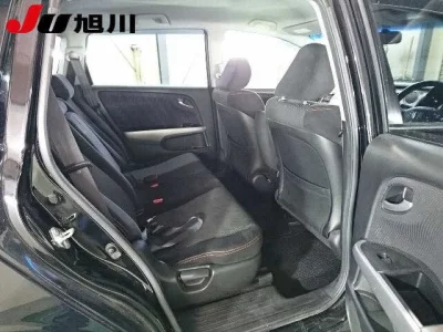 Honda STREAM  с аукциона в Японии