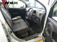 Toyota PASSO лот № 4705 оценка 3.5  с аукциона в Японии 2