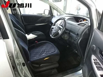 Toyota RACTIS  с аукциона в Японии