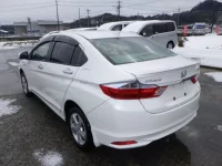 Honda GRACE лот № 3828 оценка 4  с аукциона в Японии 1