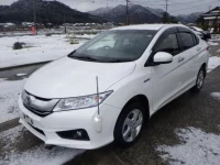 Honda GRACE лот № 3828 оценка 4  с аукциона в Японии 3
