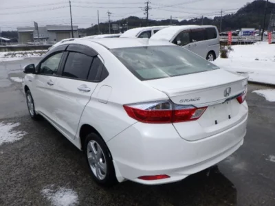 Honda GRACE  с аукциона в Японии