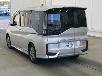 Honda STEP WAGON  с аукциона в Японии