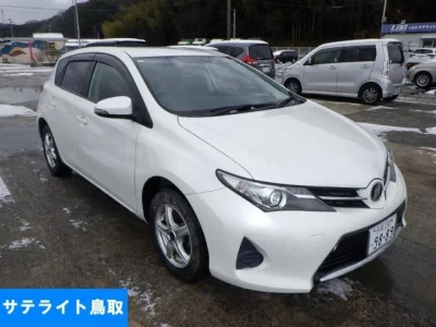 Toyota AURIS  с аукциона в Японии