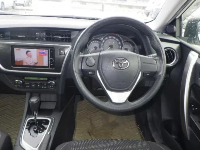 Toyota AURIS  с аукциона в Японии
