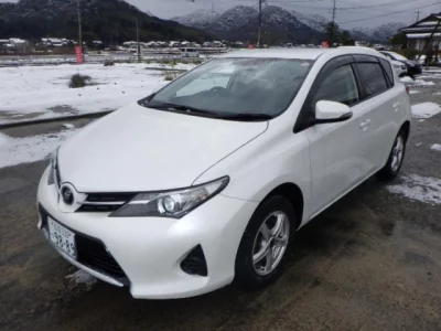 Toyota AURIS  с аукциона в Японии