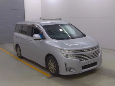 Nissan ELGRAND  с аукциона в Японии