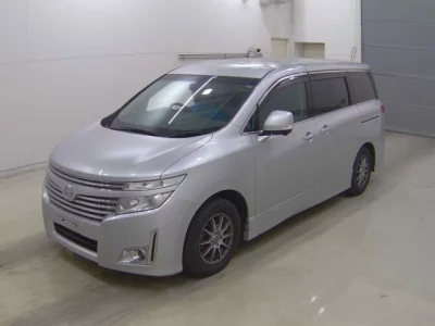 Nissan ELGRAND  с аукциона в Японии