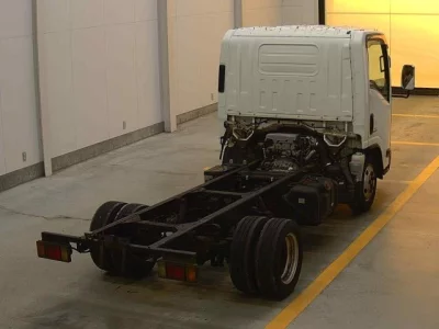 Isuzu ELF  с аукциона в Японии