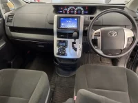 Toyota VOXY лот № 2317 оценка 4  с аукциона в Японии 4