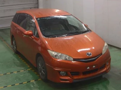 Toyota WISH  с аукциона в Японии