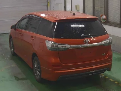 Toyota WISH  с аукциона в Японии
