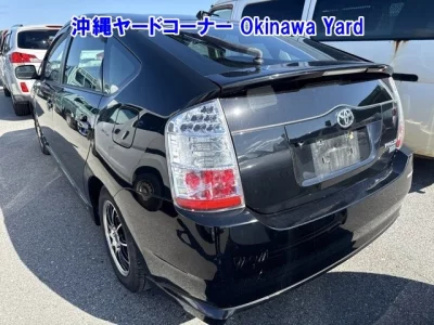 Toyota PRIUS  с аукциона в Японии