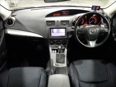 Mazda AXELA  с аукциона в Японии