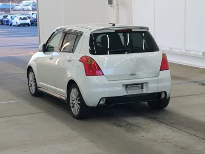 Suzuki SWIFT  с аукциона в Японии