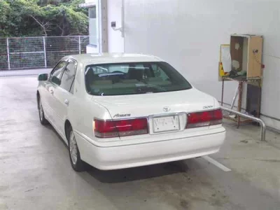 Toyota CROWN  с аукциона в Японии