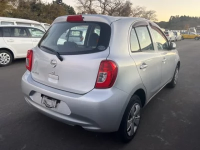 Nissan MARCH  с аукциона в Японии