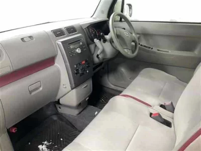 Toyota PIXIS SPACE  с аукциона в Японии