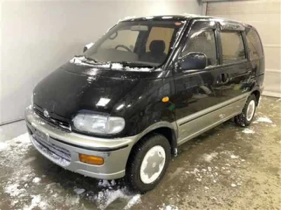 Nissan SERENA  с аукциона в Японии