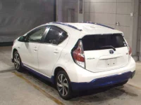 Toyota AQUA лот № 3005 оценка R  с аукциона в Японии 1