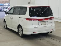 Honda ELYSION лот № 2402 оценка 4  с аукциона в Японии 1