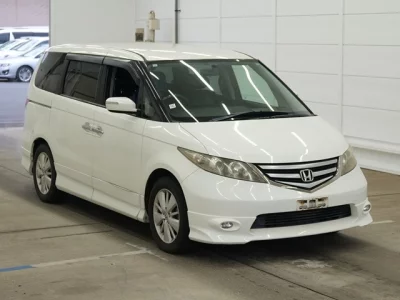 Honda ELYSION  с аукциона в Японии