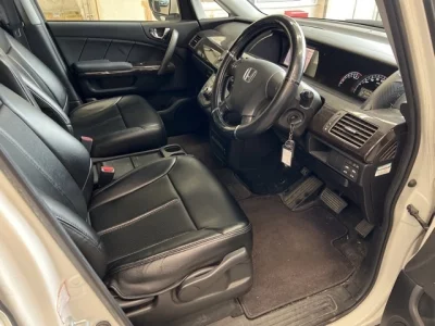 Honda ELYSION  с аукциона в Японии