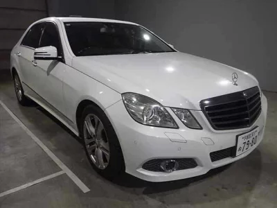 Mercedes-Benz E CLASS  с аукциона в Японии