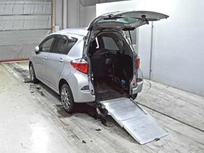 Toyota RACTIS  с аукциона в Японии