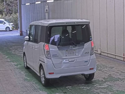 Nissan DAYZ ROOX  с аукциона в Японии