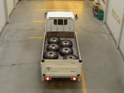 Isuzu ELF  с аукциона в Японии