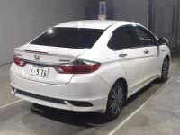 Honda GRACE лот № 3016 оценка 4  с аукциона в Японии 1