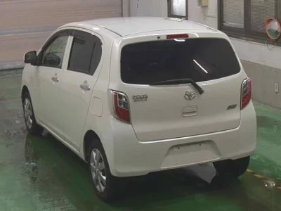 Toyota PIXIS EPOCH  с аукциона в Японии