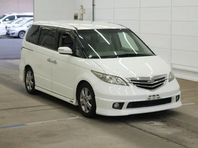 Honda ELYSION  с аукциона в Японии