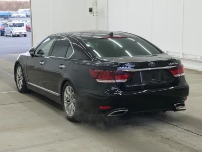 Lexus LS