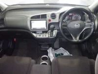 Honda STREAM лот № 114 оценка R  с аукциона в Японии 2