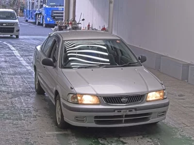 Nissan SUNNY  с аукциона в Японии