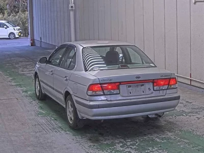 Nissan SUNNY  с аукциона в Японии