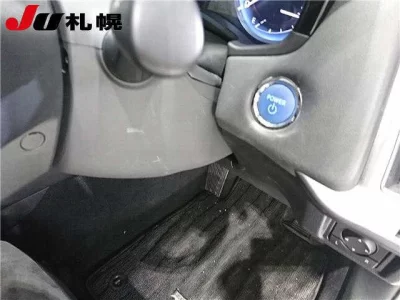 Toyota CROWN  с аукциона в Японии