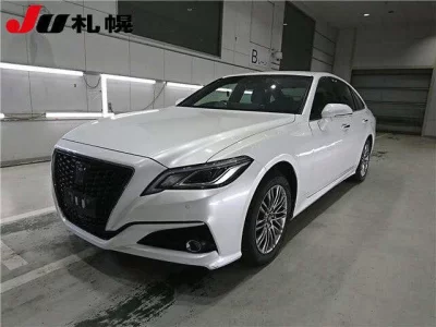 Toyota CROWN  с аукциона в Японии