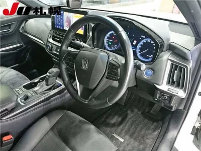 Toyota CROWN  с аукциона в Японии