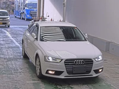 Audi A4  с аукциона в Японии