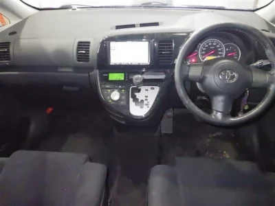Toyota WISH  с аукциона в Японии