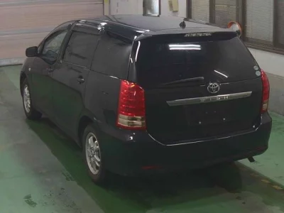 Toyota WISH  с аукциона в Японии
