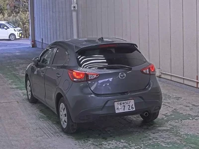 Mazda DEMIO  с аукциона в Японии