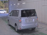 Toyota VOXY лот № 6104 оценка RA  с аукциона в Японии 1