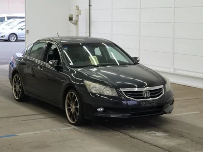 Honda INSPIRE  с аукциона в Японии