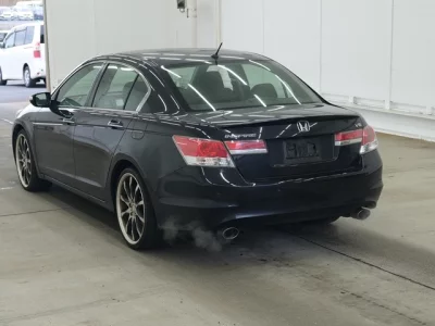 Honda INSPIRE  с аукциона в Японии